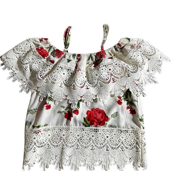 Floral Lace Off-Shoulder Boho Top – Romantic & Chic - Picture 2 of 4